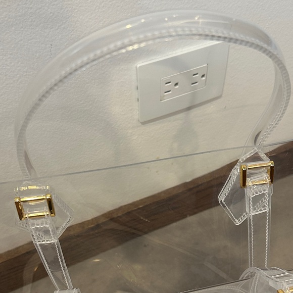 Veronica Beard Large Crest Market Tote Transparent with Embossed Logo - Picture 5 of 12